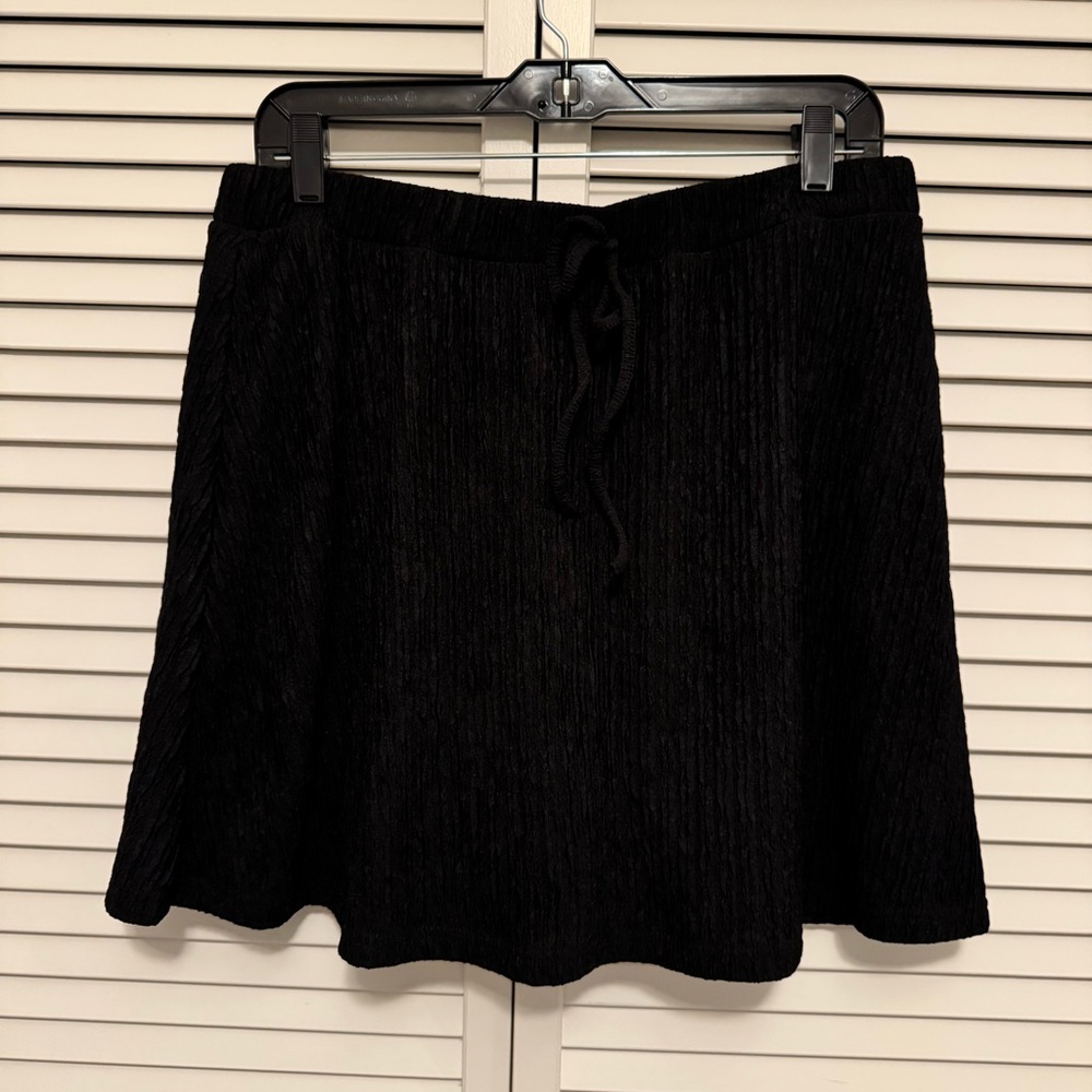 SHEIN Skirt Skort with Tie Front Size 0XL - worn once